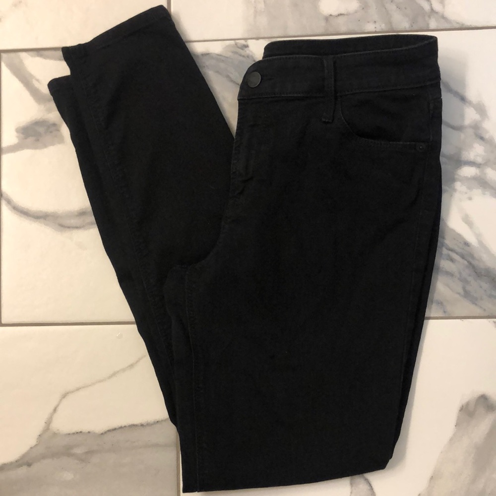 Black skinny jeans